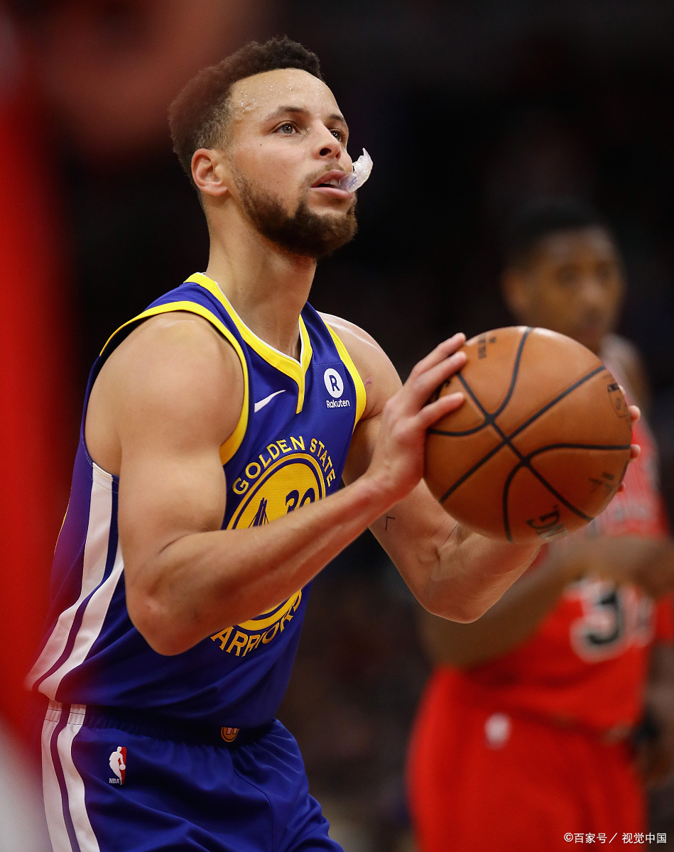 JackeyLove迎来十二赛季出色发挥，西班牙队观众热烈欢呼！的简单介绍