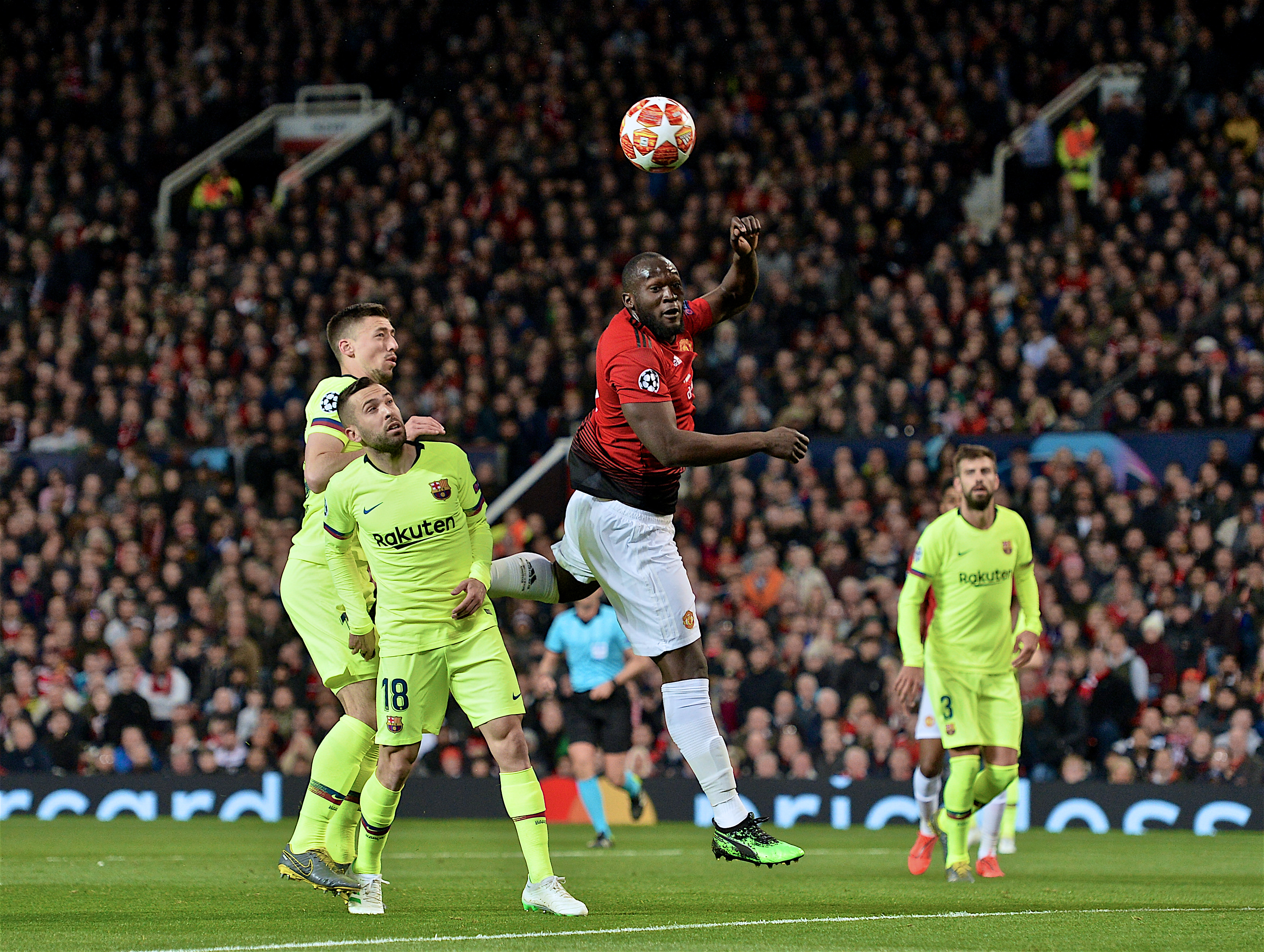 包含Rookie连续十场比赛得分超过大比分获胜，巴塞罗那不断突破！热度持续攀升的词条